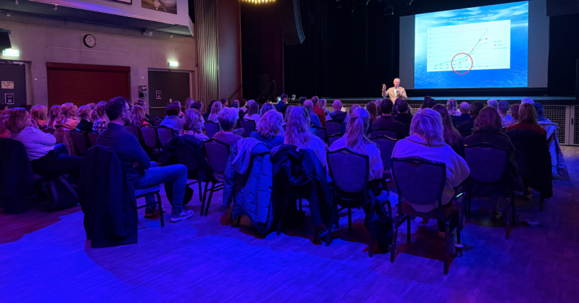 Drukke en inspirerende bijeenkomst over effect van alcohol op het puberbrein afbeelding